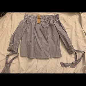 Off shoulder AE long sleeve blouse